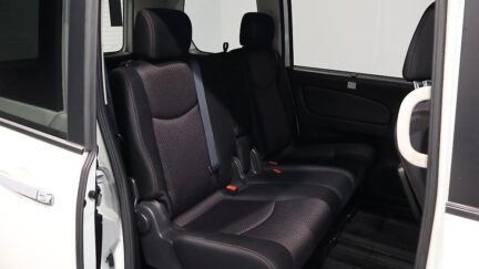 2013 Nissan Serena Highway Star S-Hybrid L Selection image 342130