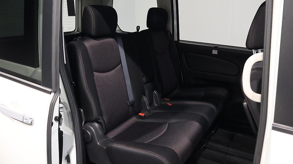 2013 Nissan Serena Highway Star S-Hybrid L Selection image 342130
