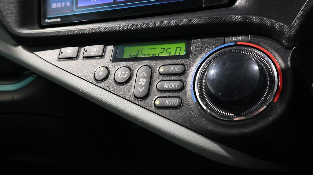 2013 Toyota Aqua S Model, Push Start, Bluetooth image 343458