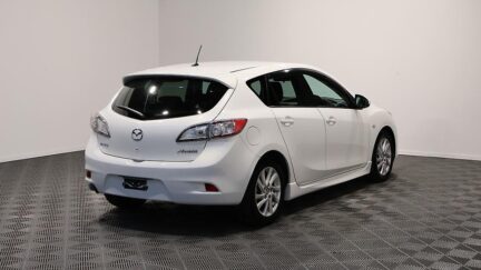 2012 Mazda Axela Sports 15S Super Low KMs image 340684