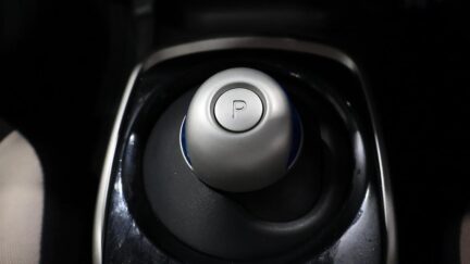 2017 Nissan Note E Power-X Great Look in Black!! image 344446