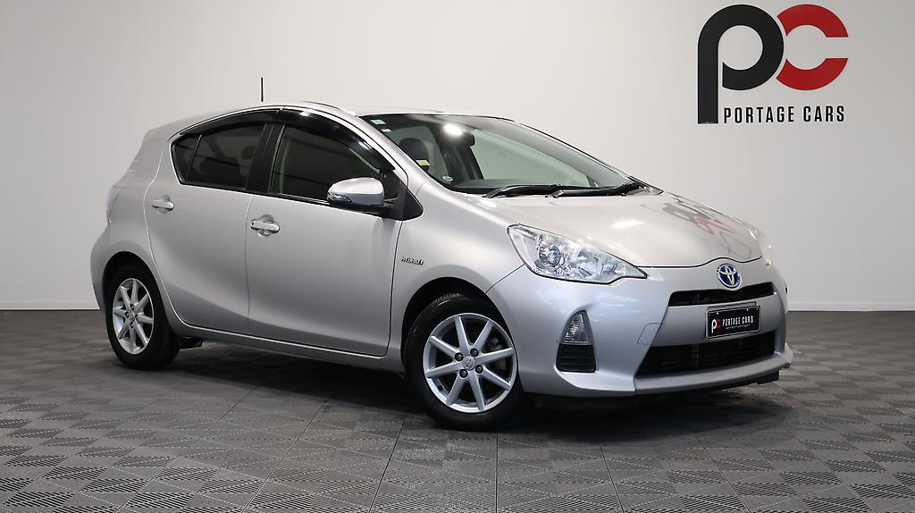 2013 Toyota Aqua G Model + Reverse Camera image 345053