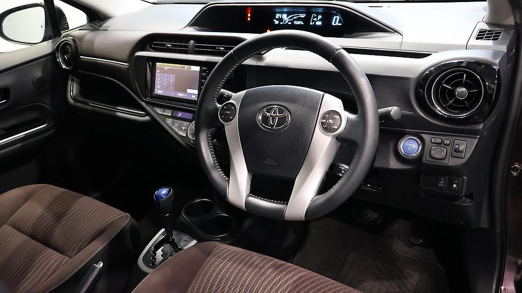 2015 Toyota Aqua G Model + Reverse Camera image 344718