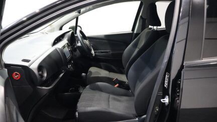 2017 Toyota Vitz Hybrid F Model image 344521