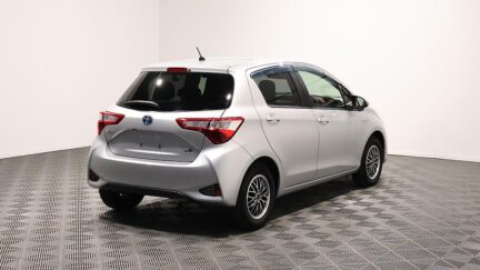 2017 Toyota Vitz Hybrid + Reverse Camera image 345541