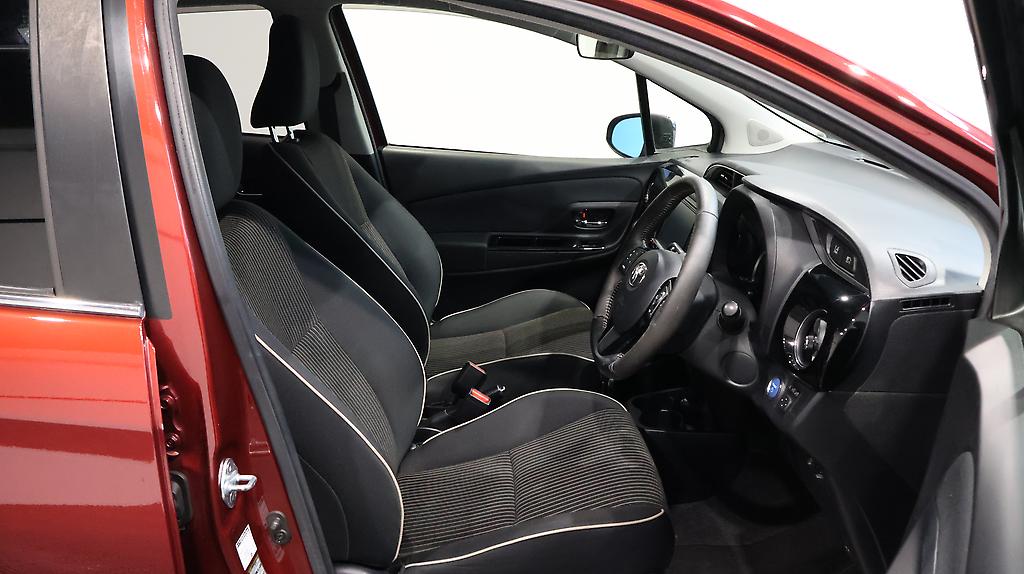 2017 Toyota Vitz Hybrid Jewela image 341739