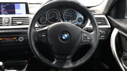 2012 BMW 320i Cruise Control + Reverse Camera image 345593