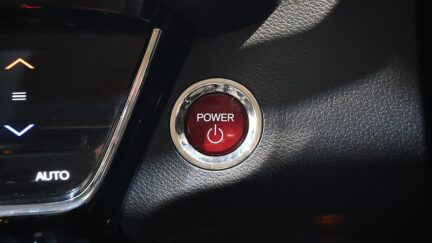 2015 Honda Vezel Hybrid Smart Key with Push Start and Reverse Camera image 344987