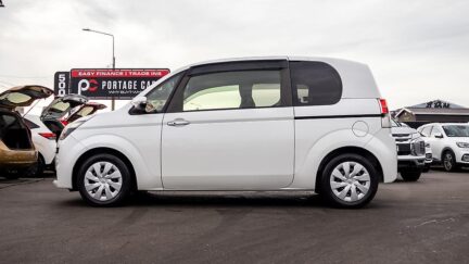 2013 Toyota Spade F Spec, Push start image 345015