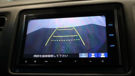 2015 Honda Vezel Hybrid Smart Key with Push Start and Reverse Camera image 344980