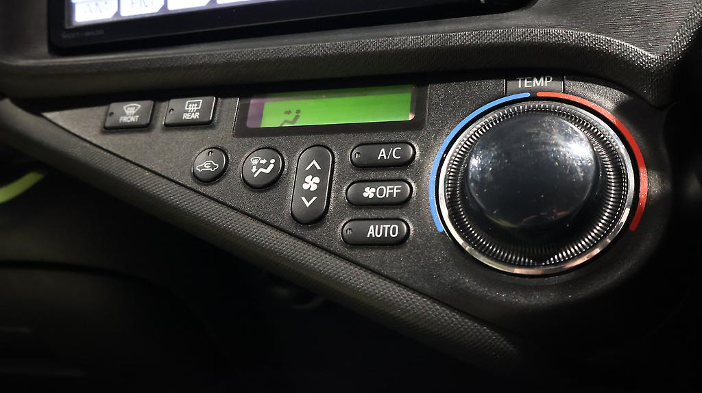2012 Toyota Aqua S Model + Reverse Camera image 344848