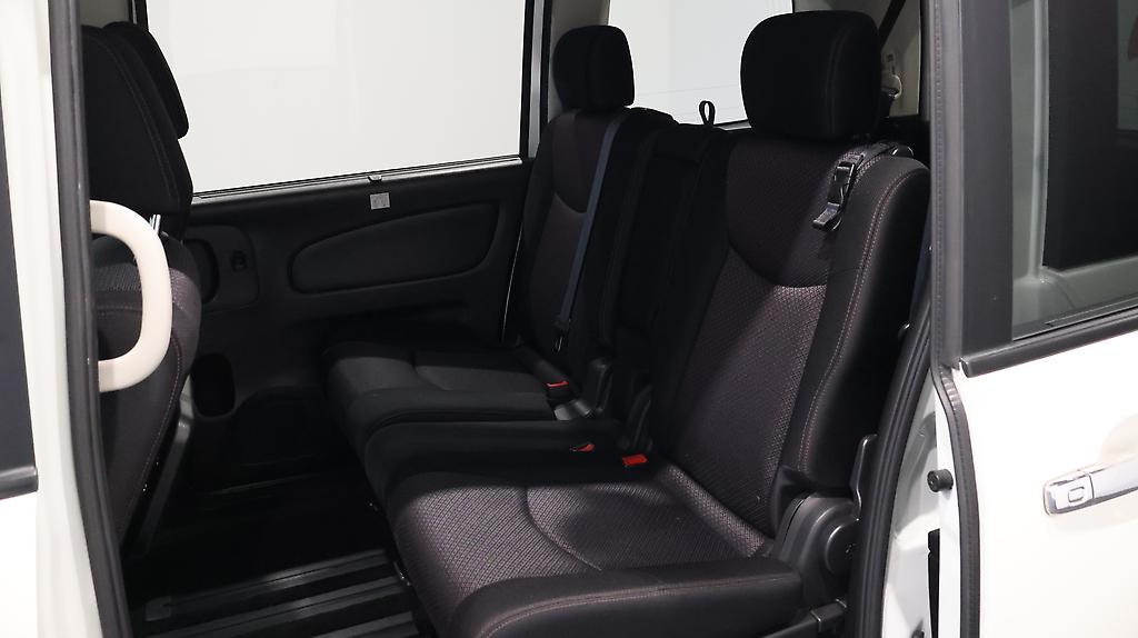 2013 Nissan Serena Highway Star S-Hybrid L Selection image 342128