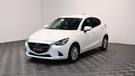 2015 Mazda Demio Push Start + Reverse Camera image 343487