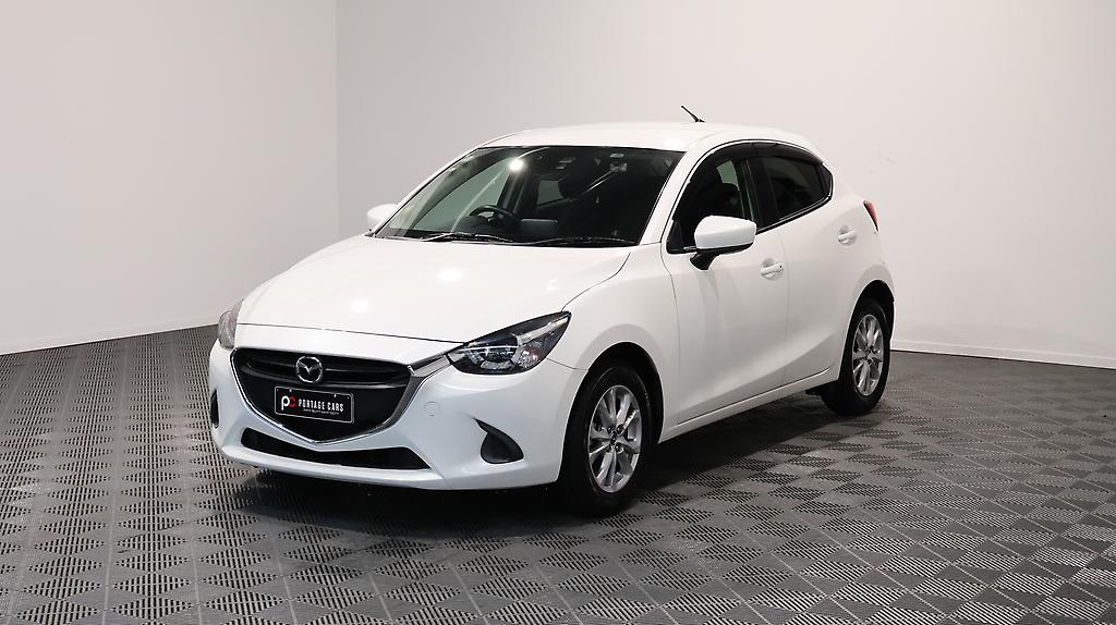 2015 Mazda Demio Push Start + Reverse Camera image 343487