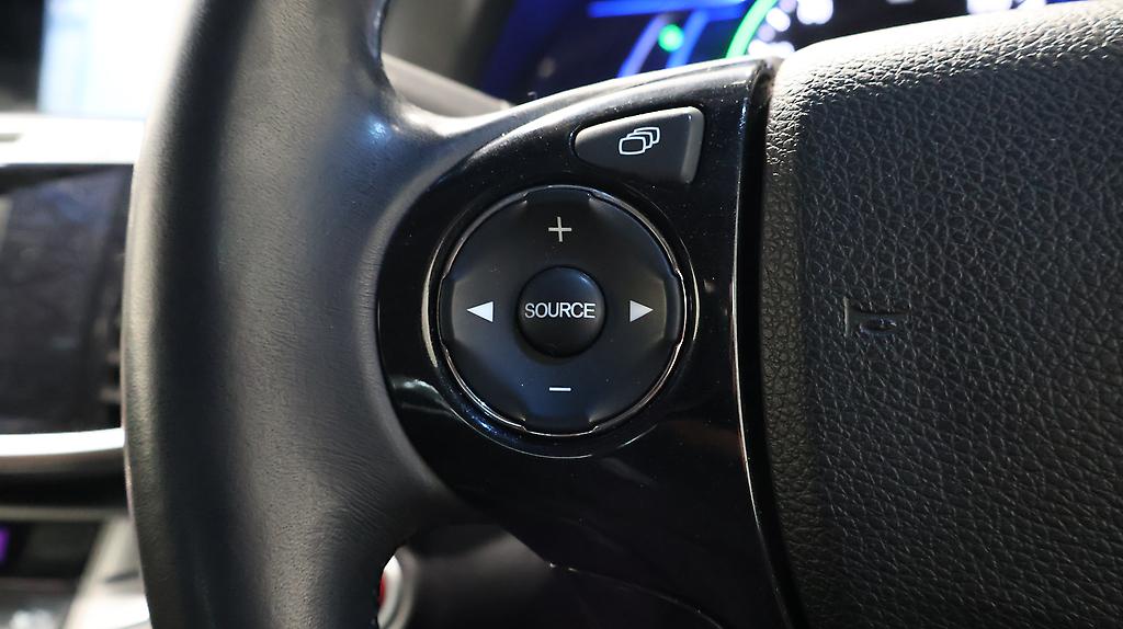2013 Honda Accord Hybrid EX – Cruise Control and Reverse Camera image 345292
