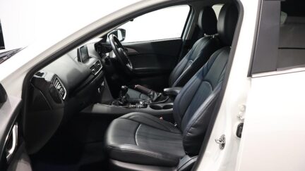 2016 Mazda Axela Sports 15S – 6sp Manual image 340800