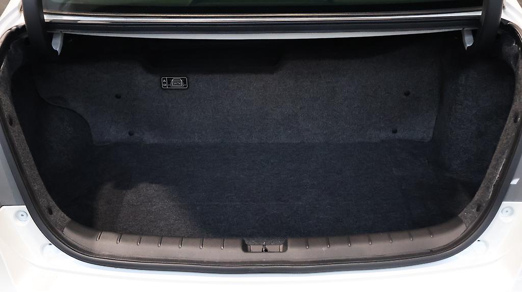 2013 Honda Accord Hybrid EX – Cruise Control and Reverse Camera image 345279
