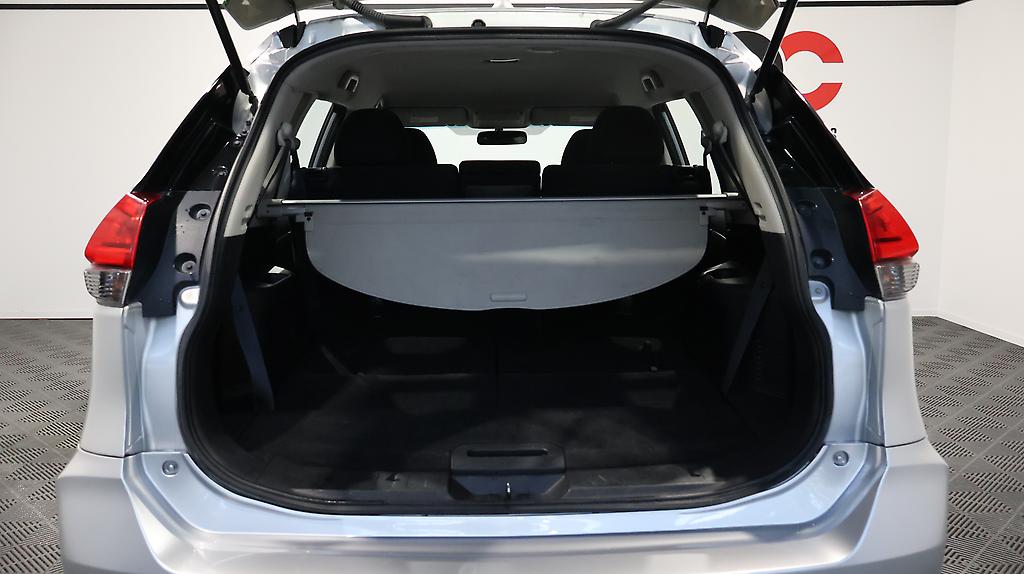 2022 Nissan X-trail ST 2.5P/6CVT/SW/5DR **7 Seats** image 345566