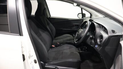 2017 Toyota Vitz Hybrid F Model image 344286
