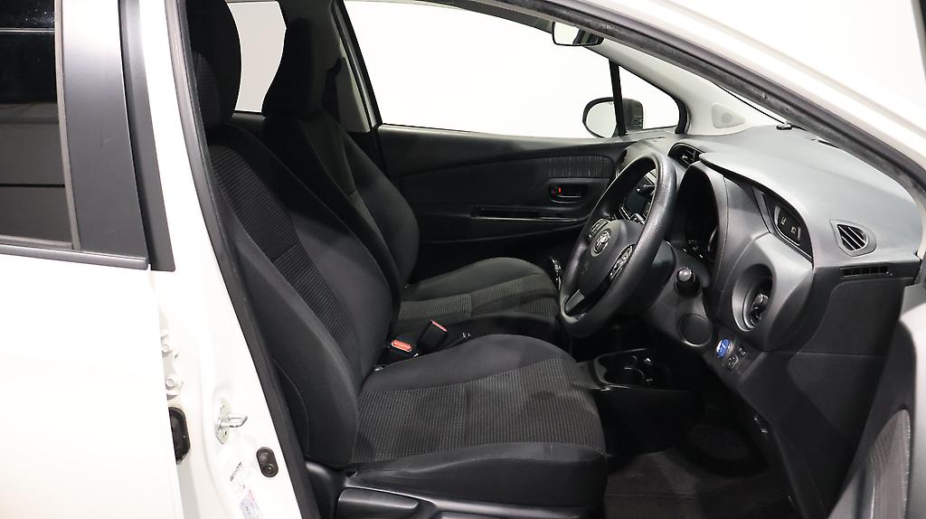 2017 Toyota Vitz Hybrid F Model image 344286