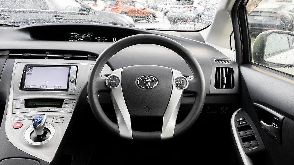 2013 Toyota Prius S Model / Push Start / Hybrid image 342303