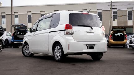 2013 Toyota Spade F Spec, Push start image 345017