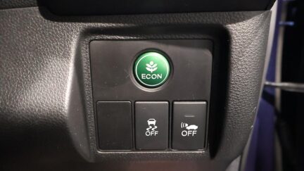 2015 Honda Vezel Hybrid Smart Key with Push Start and Reverse Camera image 344983