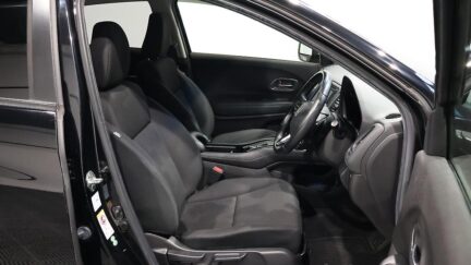 2014 Honda Vezel X Hybrid with Cruise Control, Smart Key and Reverse Camera image 345175