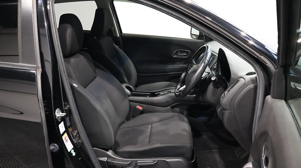 2014 Honda Vezel X Hybrid with Cruise Control, Smart Key and Reverse Camera image 345175