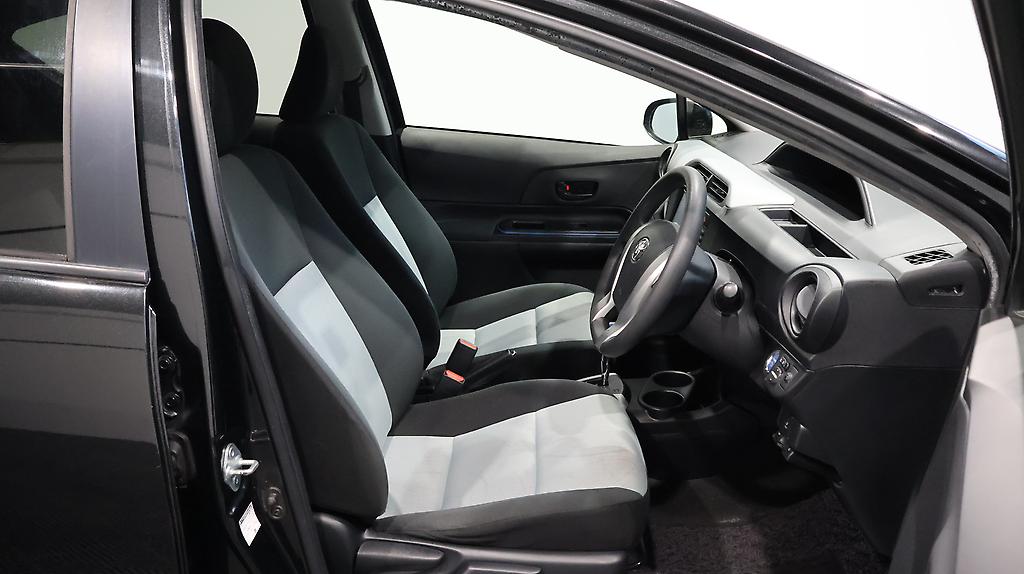 2013 Toyota Aqua S Model Push Start image 349609