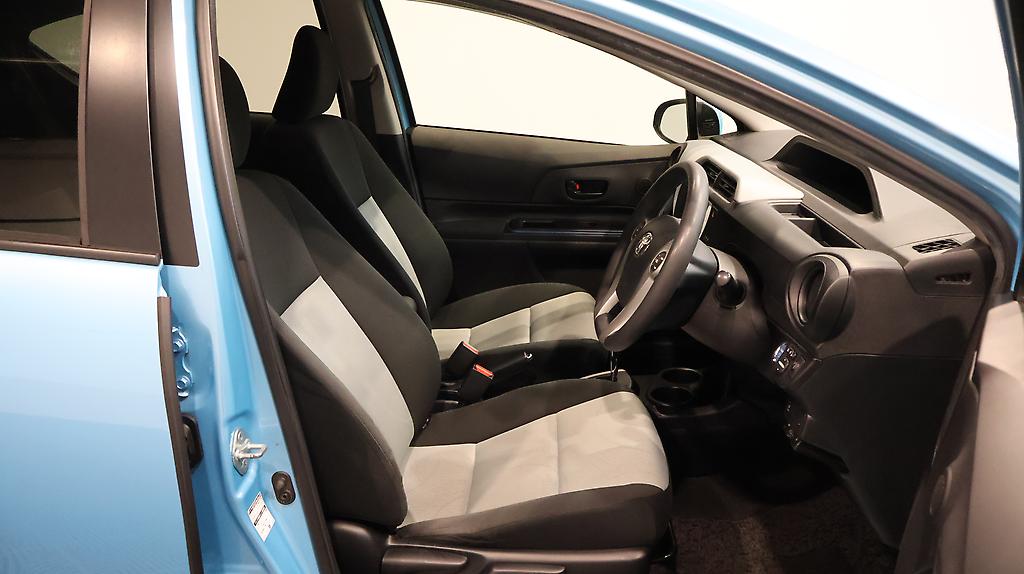 2013 Toyota Aqua S Model, Push Start, Reverse Camera image 348606