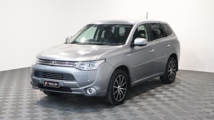 2013 Mitsubishi Outlander PHEV G Navi Package 4WD image 351134