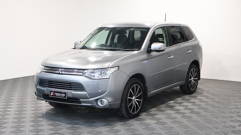 2013 Mitsubishi Outlander PHEV G Navi Package 4WD image 351134