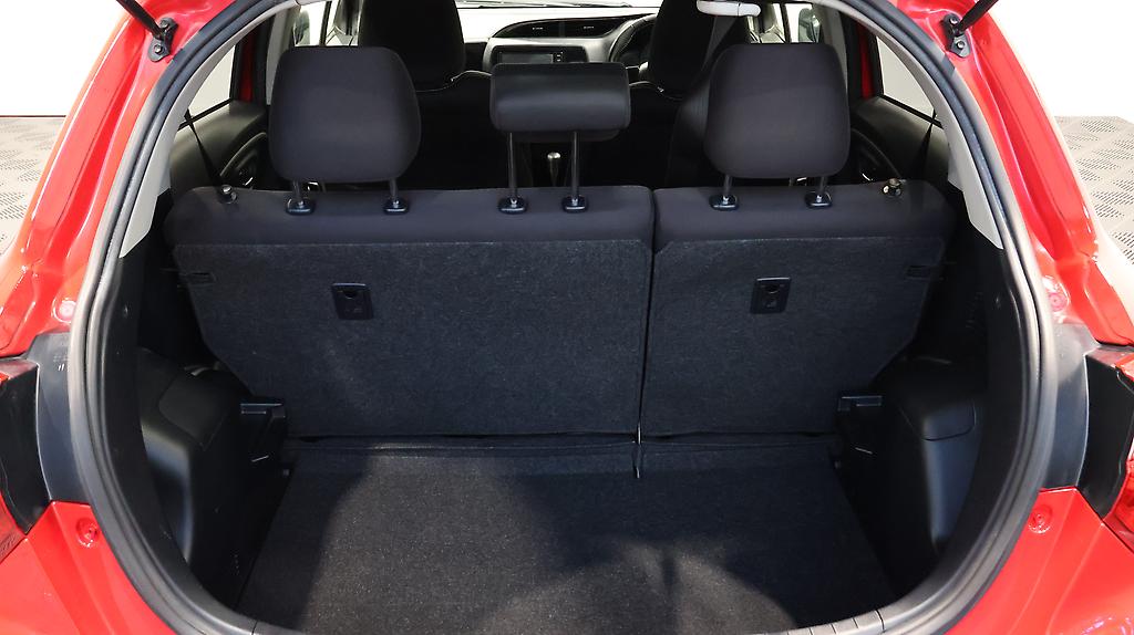 2017 Toyota Vitz Hybrid U Sport Package image 346789