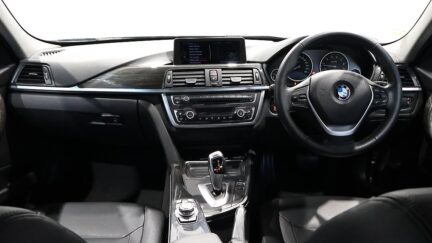 2013 BMW 320i Luxury image 349620
