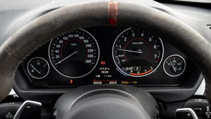 2013 BMW 320i M sports 8AT image 348670