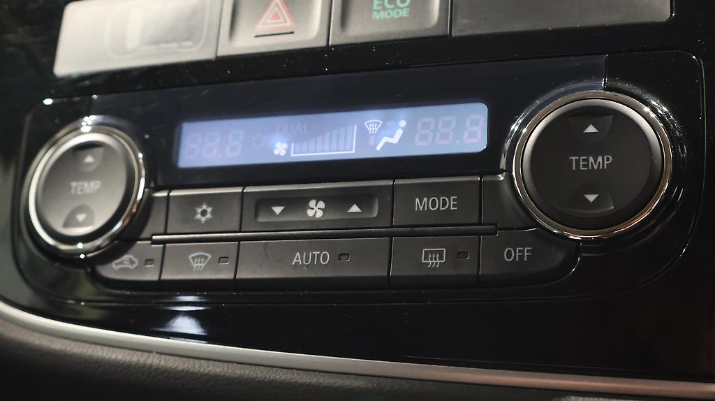2013 Mitsubishi Outlander PHEV G Navi Package 4WD image 351147