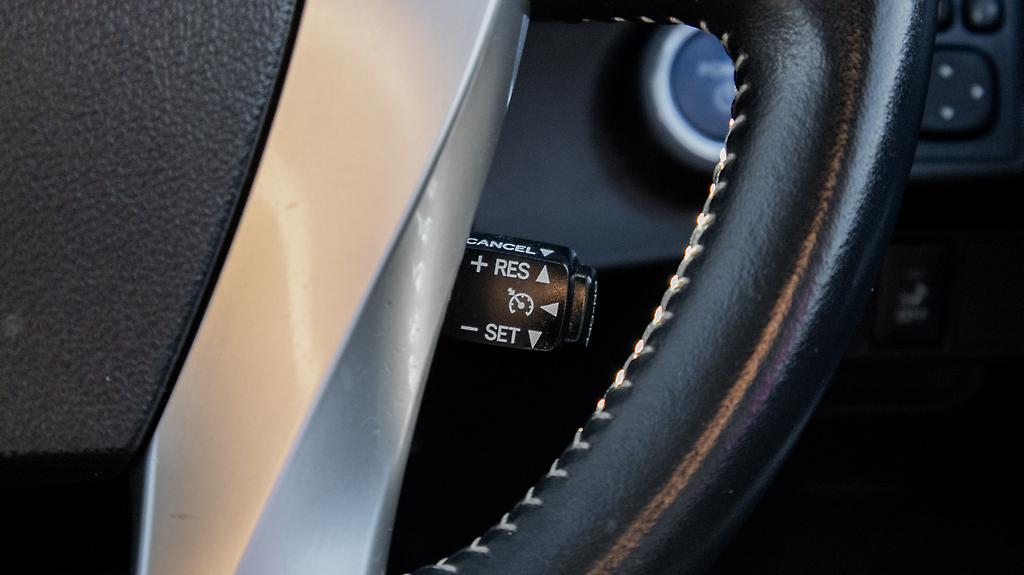 2014 Toyota Aqua F spec Hybrid Cruise control image 350831