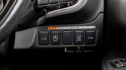 2015 Mitsubishi Outlander 4WD Push start, 7 Seater image 348437