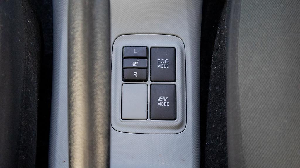 2012 Toyota Aqua G model , Heated seats, Push start image 350792