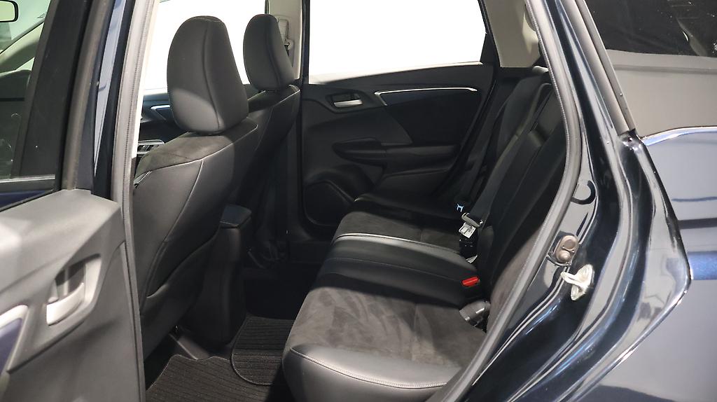 2016 Honda Shuttle Hybrid X image 350358