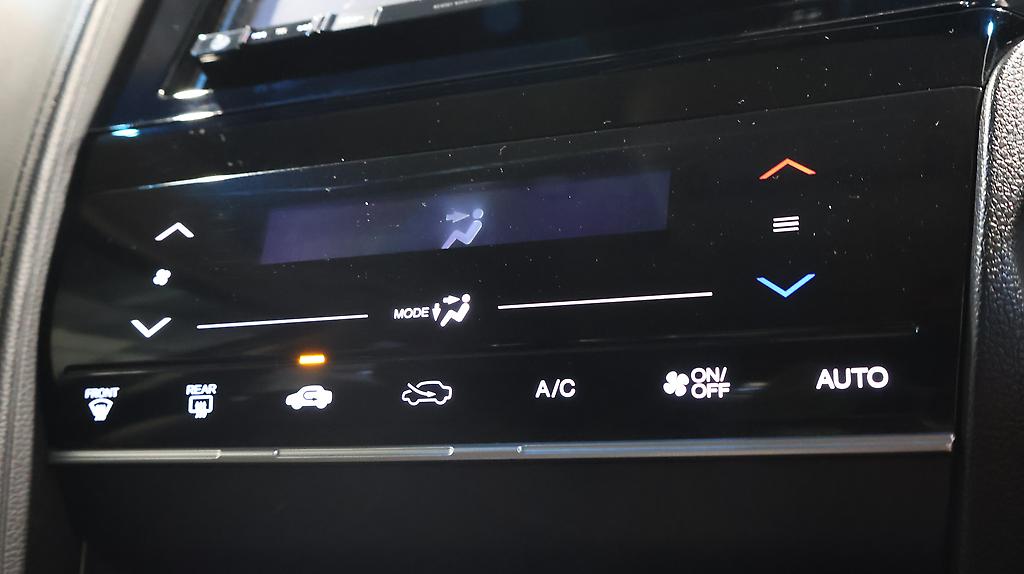 2015 Honda Shuttle Hybrid X image 351318