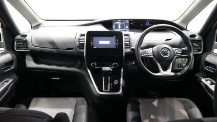 2017 Nissan Serena Highway Star V-Selection image 348991