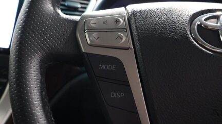 2012 Toyota Vellfire 2.4Z, 8 Seater, Reverse Camera image 349469