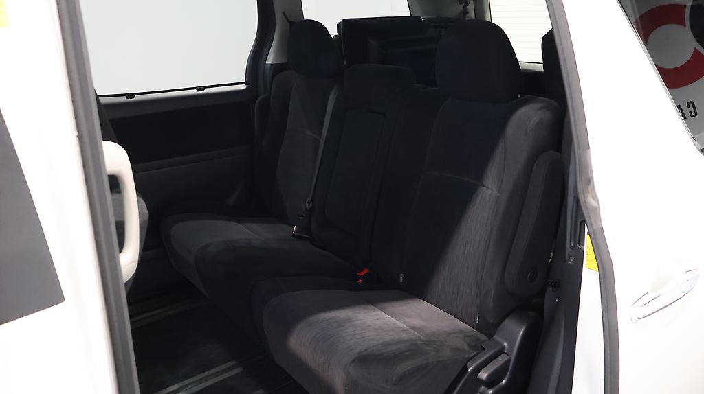 2012 Toyota Vellfire 2.4Z, 8 Seater, Reverse Camera image 349456