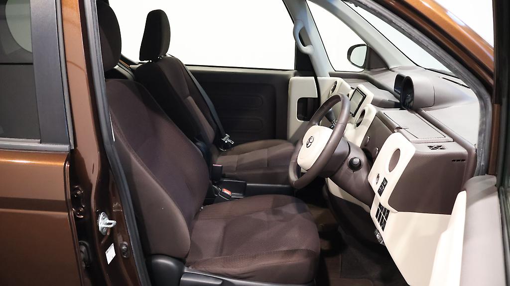 2013 Toyota Spade G Model, Push Start image 350128