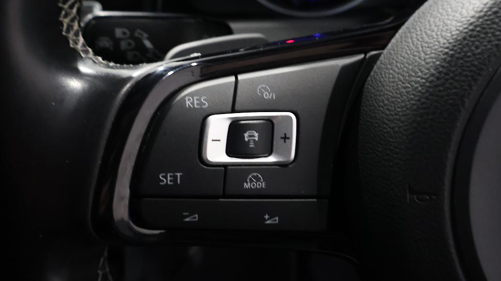 2016 Volkswagen Golf R AWD image 347538