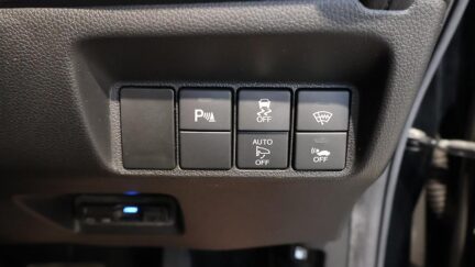2015 Honda Shuttle Hybrid Z image 350873