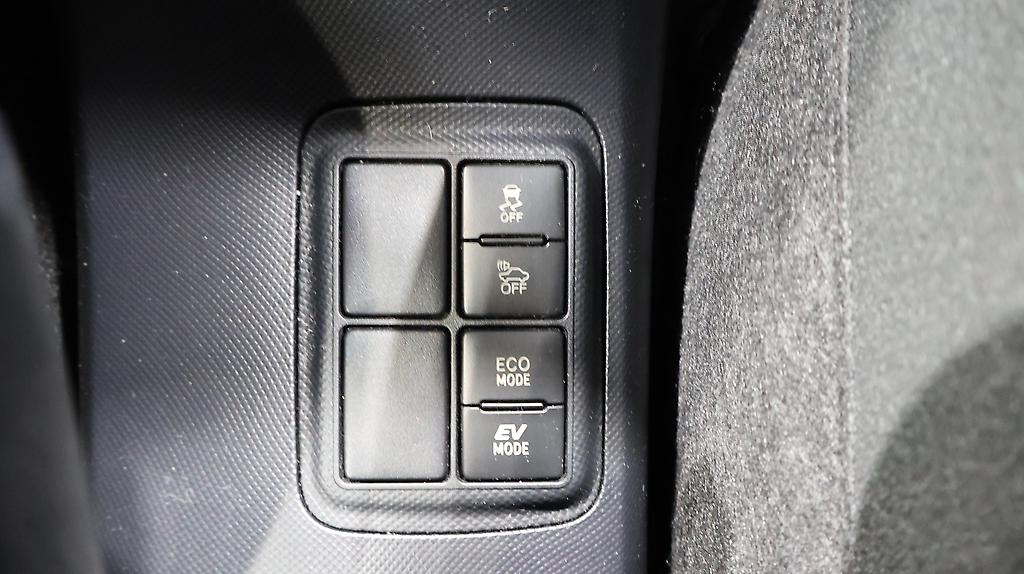 2016 Toyota Aqua G Model + Cruise Control image 347938