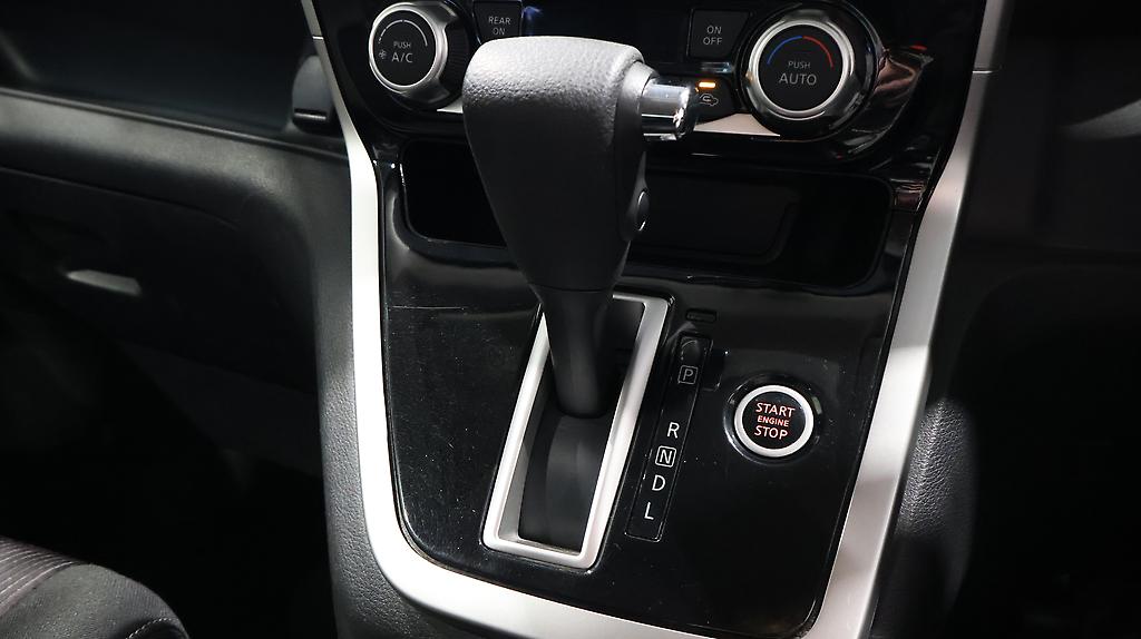 2017 Nissan Serena Highway Star V-Selection image 348996